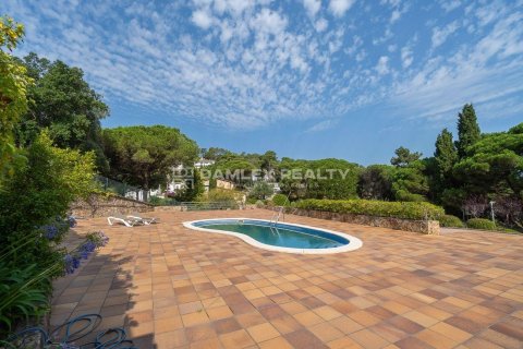 Villa for sale in Lloret de Mar, Girona, Spain 4 bedrooms, 250 sq.m. No. 177013 - photo 7