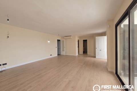 Huoneisto vuokrattavana Cala Mayor, Mallorca, Espanja, 2 makuuhuonetta, 75 m2 No. 177577 - kuva 3