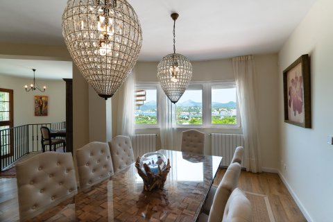 Huvila myytävänä Santa Ponsa, Mallorca, Espanja, 4 makuuhuonetta, 300 m2 No. 177573 - kuva 29