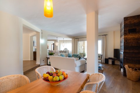 Huvila myytävänä Santa Ponsa, Mallorca, Espanja, 4 makuuhuonetta, 300 m2 No. 177573 - kuva 8