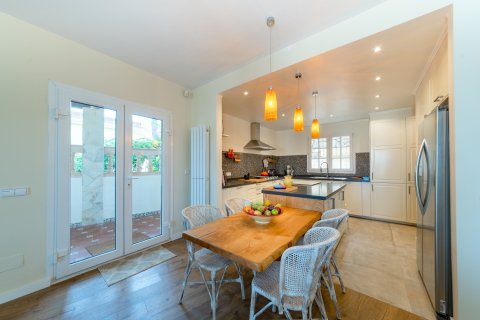 Huvila myytävänä Santa Ponsa, Mallorca, Espanja, 4 makuuhuonetta, 300 m2 No. 177573 - kuva 9