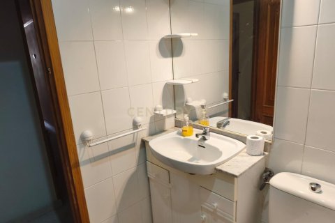 Apartament w L'Hospitalet de Llobregat, Barcelona, Hiszpania 3 sypialnie, 74 mkw. nr 191099 – zdjęcie 13
