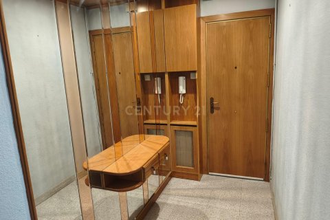 Apartament w L'Hospitalet de Llobregat, Barcelona, Hiszpania 3 sypialnie, 74 mkw. nr 191099 – zdjęcie 15
