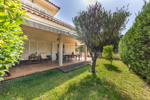 Talo myytävänä Cabrils, Barcelona, Espanja, 4 makuuhuonetta, 306.14 m2 No. 191100 - kuva 4