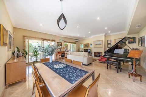 Talo myytävänä Cabrils, Barcelona, Espanja, 4 makuuhuonetta, 306.14 m2 No. 191100 - kuva 18