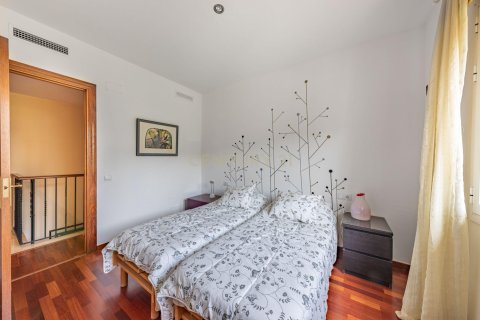 Talo myytävänä Cabrils, Barcelona, Espanja, 4 makuuhuonetta, 306.14 m2 No. 191100 - kuva 26