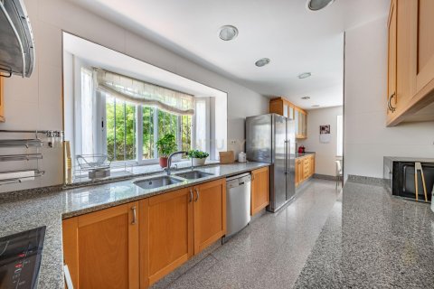 Talo myytävänä Cabrils, Barcelona, Espanja, 4 makuuhuonetta, 306.14 m2 No. 191100 - kuva 10