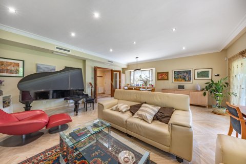 Talo myytävänä Cabrils, Barcelona, Espanja, 4 makuuhuonetta, 306.14 m2 No. 191100 - kuva 15