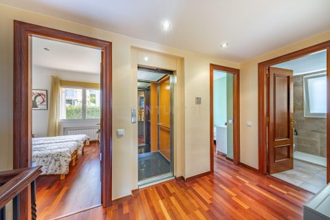 Talo myytävänä Cabrils, Barcelona, Espanja, 4 makuuhuonetta, 306.14 m2 No. 191100 - kuva 21