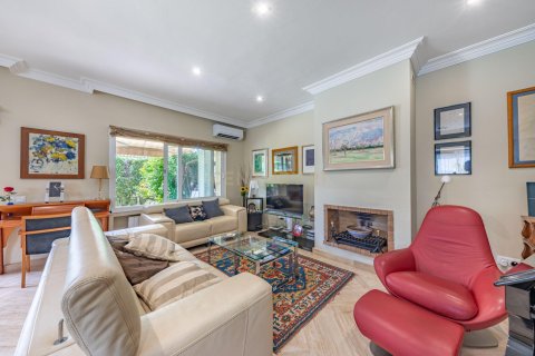 Talo myytävänä Cabrils, Barcelona, Espanja, 4 makuuhuonetta, 306.14 m2 No. 191100 - kuva 14