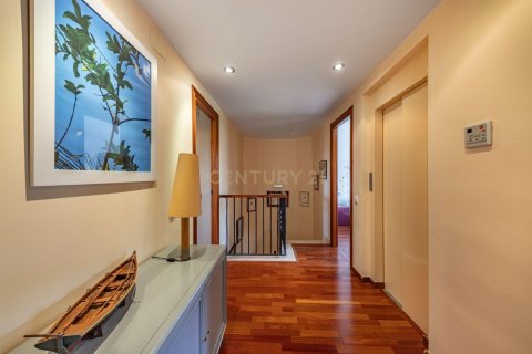 Talo myytävänä Cabrils, Barcelona, Espanja, 4 makuuhuonetta, 306.14 m2 No. 191100 - kuva 22