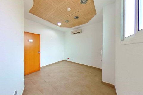 Liikekiinteistö myytävänä Sabadell, Barcelona, Espanja , 146 m2 No. 191096 - kuva 17