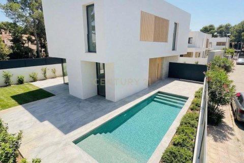 Talo myytävänä Sant Pere de Ribes, Barcelona, Espanja, 4 makuuhuonetta, 200 m2 No. 191095 - kuva 1