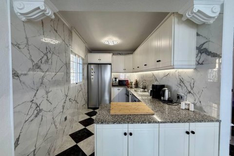 Продажа виллы в Плайя Фламенка II, Аликанте, Испания 4 спальни, 191м2 №144516 - фото 20