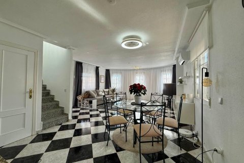 Продажа виллы в Плайя Фламенка II, Аликанте, Испания 4 спальни, 191м2 №144516 - фото 18