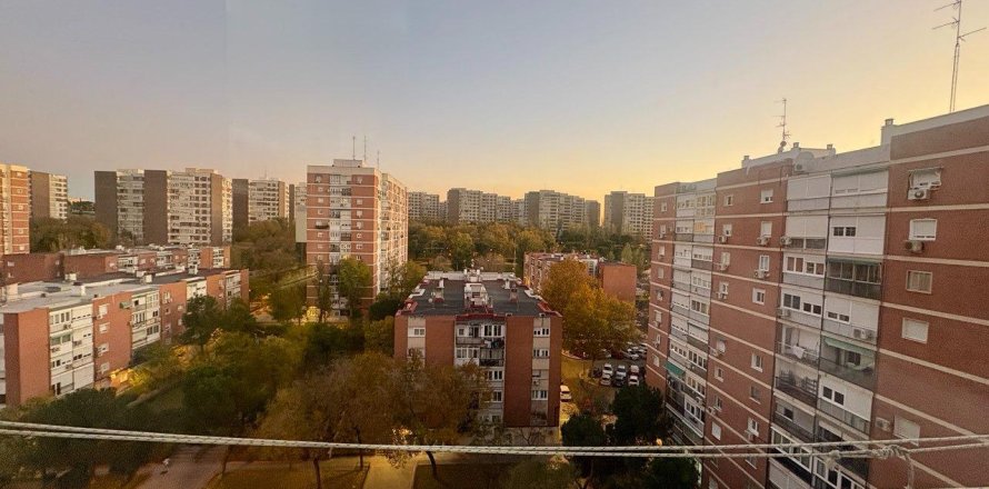 Penthouse à Madrid, Espagne 3 chambres, 80 m2 No. 144519