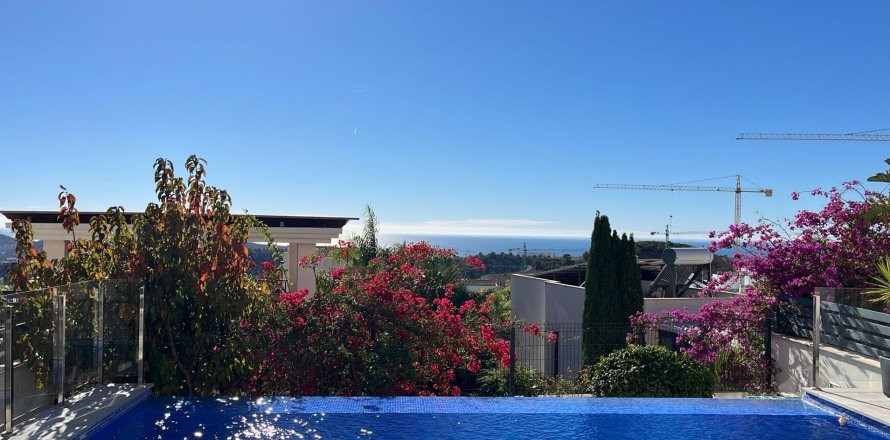 Villa à Finestrat, Alicante, Espagne 3 chambres, 140 m2 No. 144513