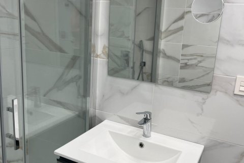 Apartment à vendre à Torrevieja, Alicante, Espagne, 1 chambre, No. 144518 - photo 9