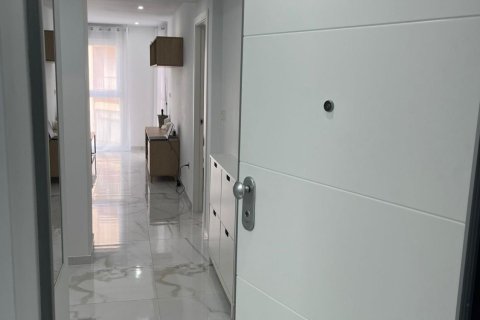 Apartment à vendre à Torrevieja, Alicante, Espagne, 1 chambre, No. 144518 - photo 3