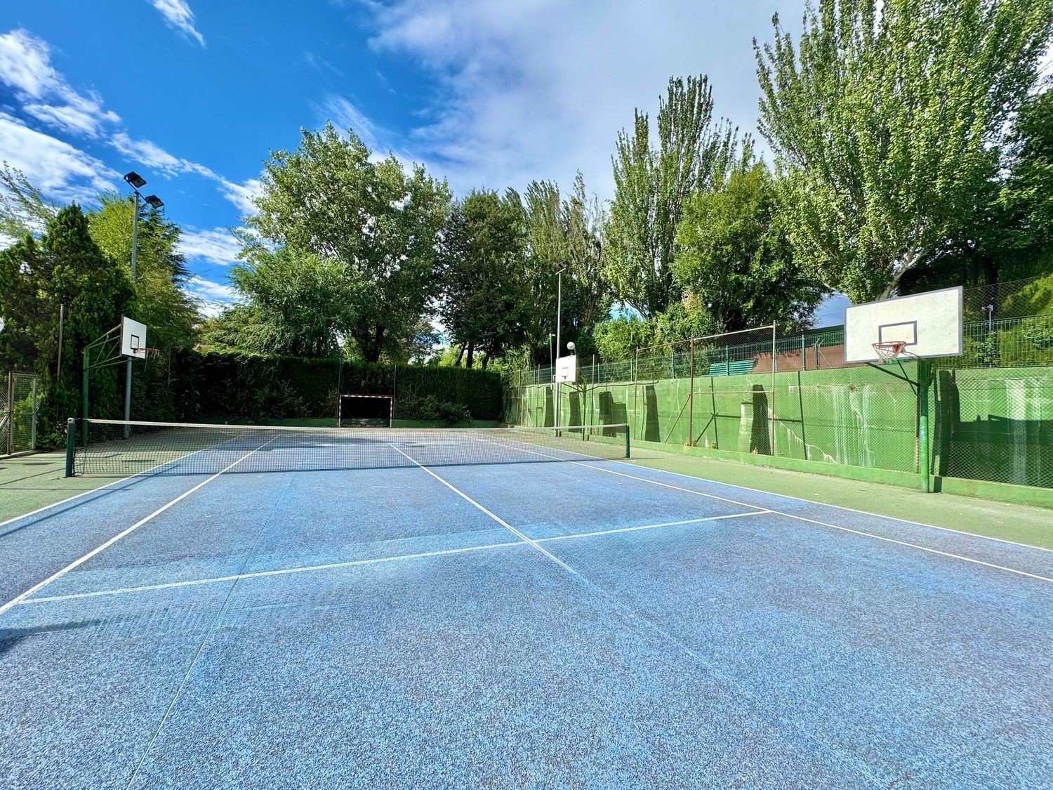 Bliźniak w Madrid, Hiszpania 4 sypialnie, 250 mkw. nr 143126