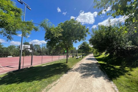 Duplex for sale in Madrid, Spain 4 bedrooms, 250 sq.m. No. 143126 - photo 23