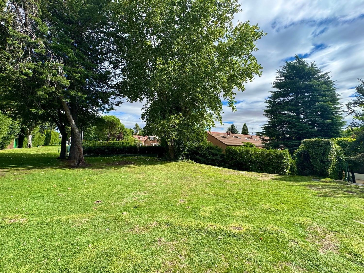 Bliźniak w Madrid, Hiszpania 4 sypialnie, 250 mkw. nr 143126