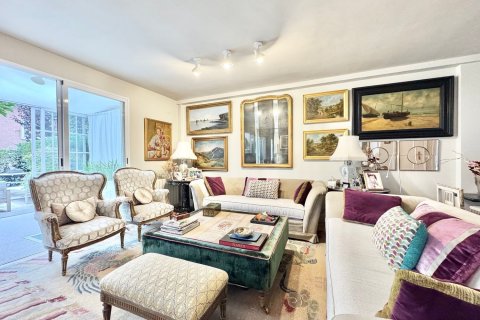 Duplex for sale in Madrid, Spain 4 bedrooms, 250 sq.m. No. 143126 - photo 1