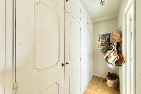 Duplex for sale in Madrid, Spain 4 bedrooms, 250 sq.m. No. 143126 - photo 10