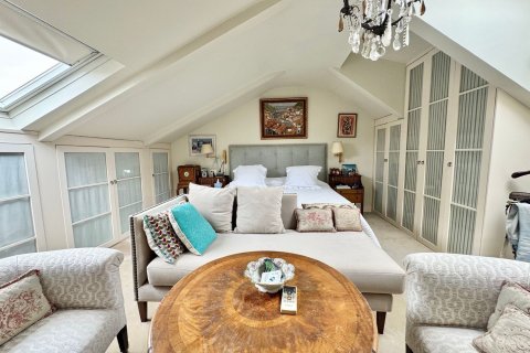 Duplex for sale in Madrid, Spain 4 bedrooms, 250 sq.m. No. 143126 - photo 14