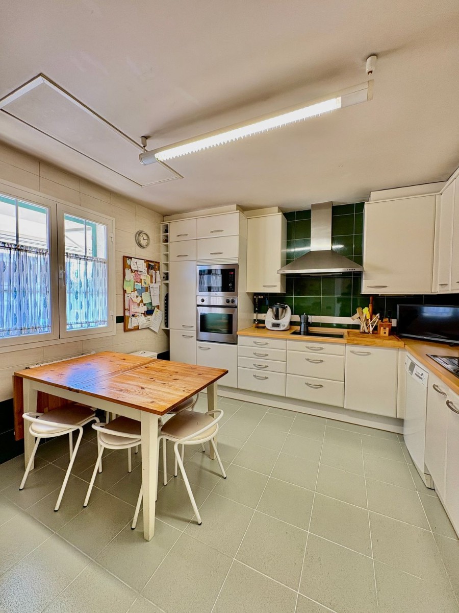Bliźniak w Madrid, Hiszpania 4 sypialnie, 250 mkw. nr 143127