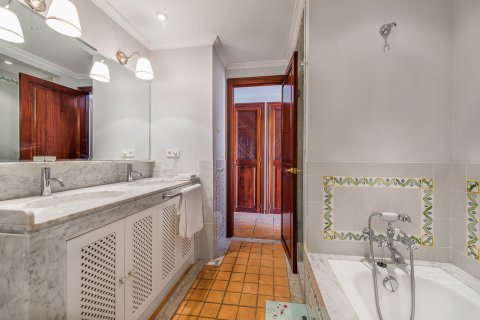 Villa for rent Costa D'en Blanes, Mallorca, Spain 3 bedrooms, 220 sq.m. No. 119692 - photo 11