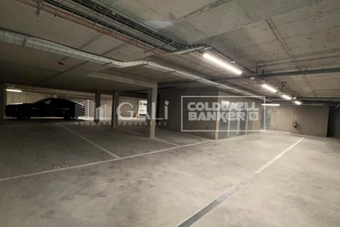 Pysäköinti myytävänä Principado De Andorra (Ninguna Poblacion Tiene C.P.), Lleida, Espanja , 27 m2 No. 186210 - kuva 1