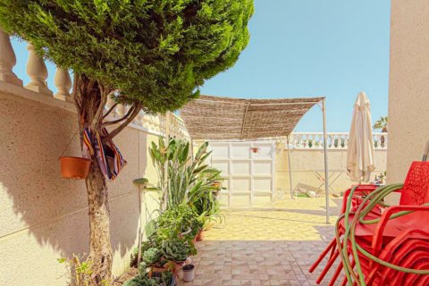Casa adosada en venta Torrevieja, Alicante, España 3 dormitorios, 101 m2 No. 137994 - foto 4