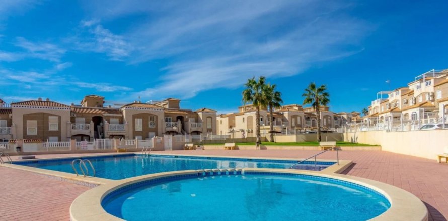Casa adosada Torrevieja, Alicante, España 3 dormitorios, 101 m2 No. 137994