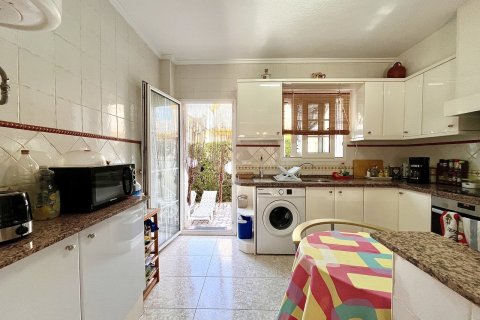 Huoneisto myytävänä Alicante, Espanja, 2 makuuhuonetta, 71 m2 No. 137995 - kuva 18
