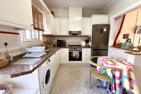 Huoneisto myytävänä Alicante, Espanja, 2 makuuhuonetta, 71 m2 No. 137995 - kuva 16