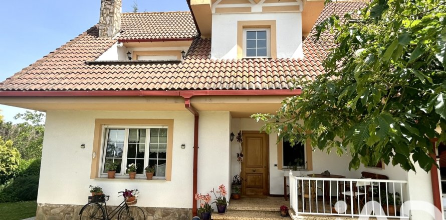 Appartamento a Santovenia de la Valdoncina, Leon, Spagna 4 camere da letto, 327 mq. N° 172214