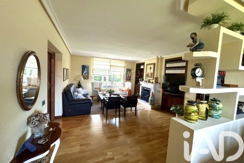 Appartamento in vendita a Santovenia de la Valdoncina, Leon, Spagna 4 camere da letto, 327 mq. N° 172214 - foto 17