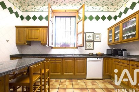 Продажа дома в Реус, Таррагона, Испания 10 спален, 2000м2 №173211 - фото 9
