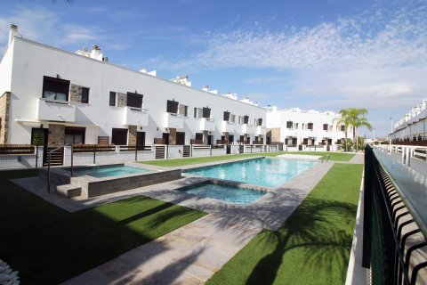 Apartamento en venta Pilar de la Horadada, Alicante, España 4 dormitorios, 114 m2 No. 136351 - foto 2