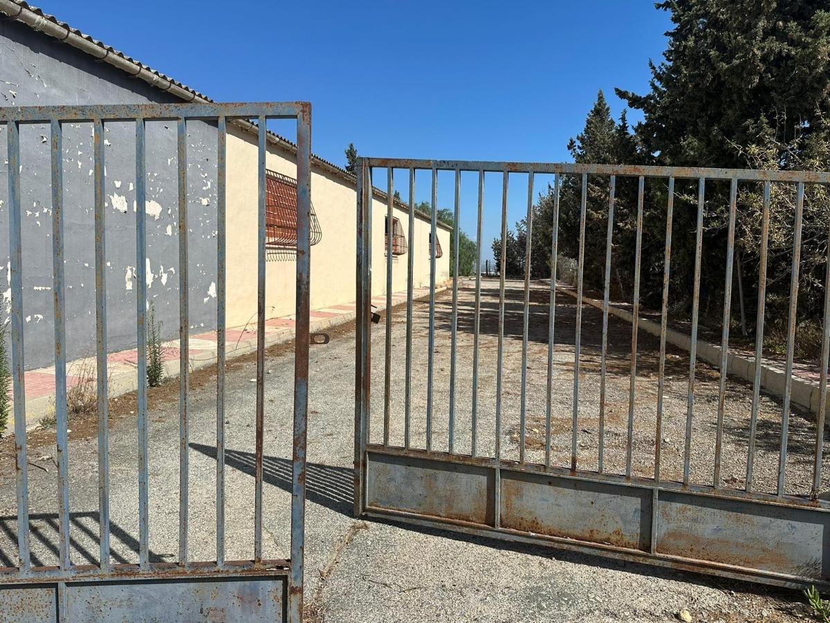 Коммерческая недвижимость в Рохалес, Аликанте, Испания 1200м2 №113020