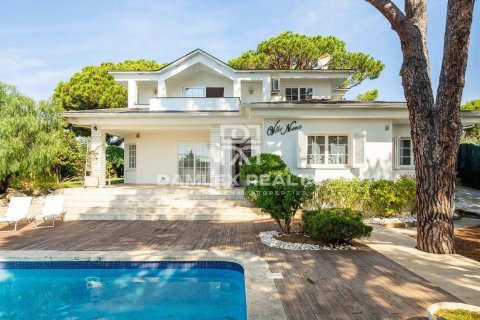 Casa a Lloret de Mar, Girona, Spagna 5 camere da letto, 332 mq. N° 177112