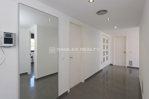 House for sale in Platja D'aro, Girona, Spain 4 bedrooms, 344 sq.m. No. 177113 - photo 16