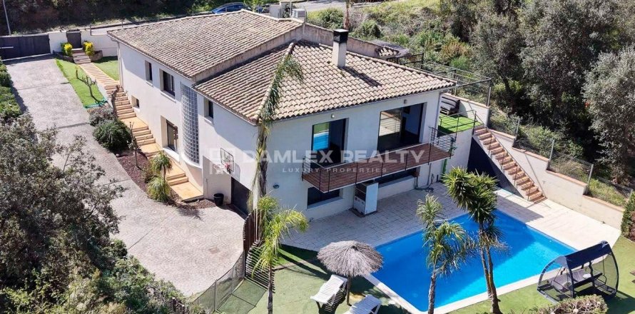 House in Platja D'aro, Girona, Spain 4 bedrooms, 344 sq.m. No. 177113