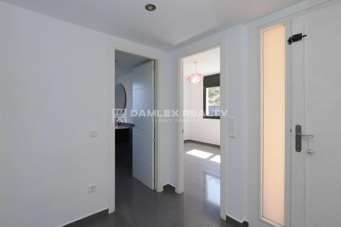 House for sale in Platja D'aro, Girona, Spain 4 bedrooms, 344 sq.m. No. 177113 - photo 17