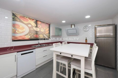House for sale in Platja D'aro, Girona, Spain 4 bedrooms, 344 sq.m. No. 177113 - photo 9