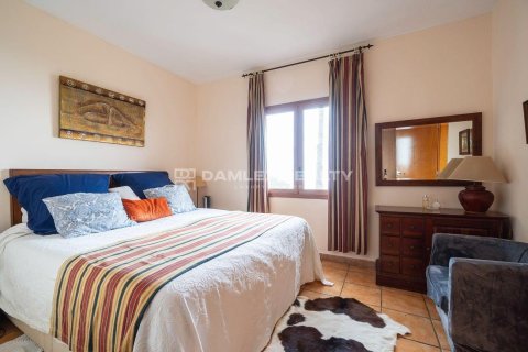 Villa for sale in Lloret de Mar, Girona, Spain 6 bedrooms, 273 sq.m. No. 177111 - photo 24