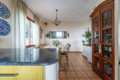 Villa for sale in Lloret de Mar, Girona, Spain 6 bedrooms, 273 sq.m. No. 177111 - photo 14