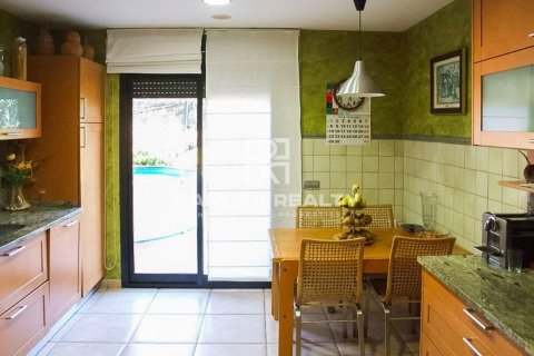 Villa for sale in Lloret de Mar, Girona, Spain 5 bedrooms, 379 sq.m. No. 177114 - photo 9