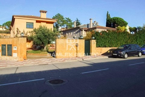 Villa for sale in Lloret de Mar, Girona, Spain 5 bedrooms, 379 sq.m. No. 177114 - photo 4